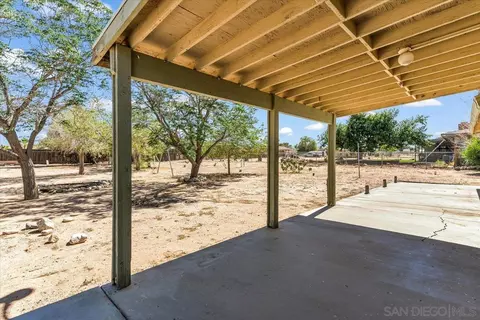Exterior - 15209 Mauna Loa, Hesperia, CA 92345 photo 4 of 6