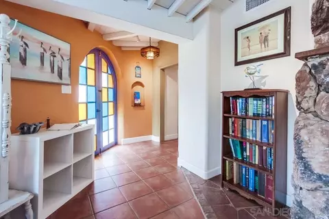 Entry Way - 1140 S Nevada St, Oceanside, CA 92054 photo 4 of 8