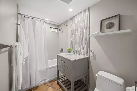 Bath - 2036 Santa Fe, Del Mar, CA 92014 photo 1 of 3