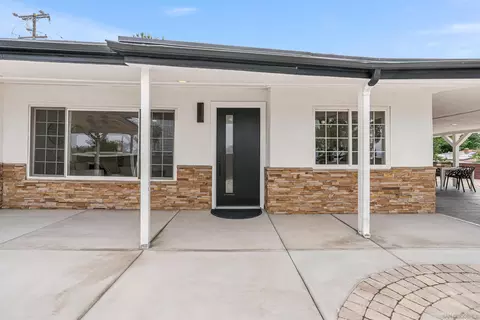 9376 Starcrest Dr, Santee, CA 92071