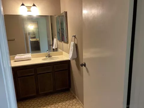 Bath - 15646 Davis Cup Ln, Ramona, CA 92065 photo 3 of 5