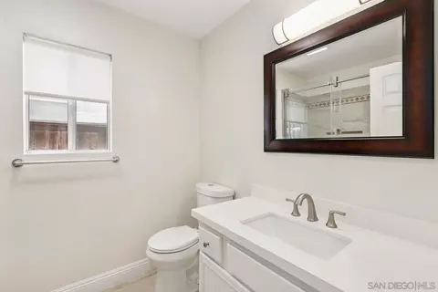 Bath - 329 Del Flora St, Oceanside, CA 92058 photo 3 of 3