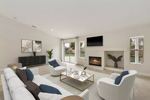 Living - 329 Del Flora St, Oceanside, CA 92058 photo 1 of 2