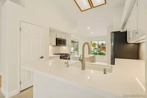 Kitchen - 329 Del Flora St, Oceanside, CA 92058 photo 1 of 4