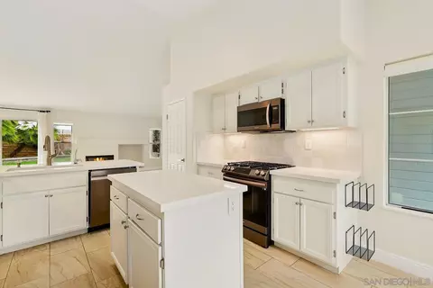 Kitchen - 329 Del Flora St, Oceanside, CA 92058 photo 4 of 4