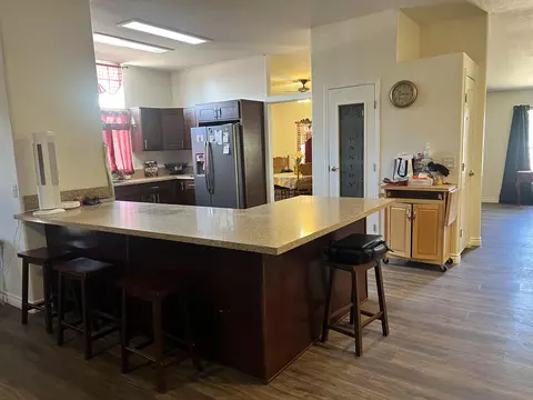 Kitchen - 22545 El Centro Rd, Apple Valley, CA 92307 photo 1 of 3