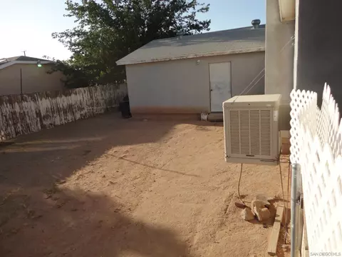 Exterior - 22545 El Centro Rd, Apple Valley, CA 92307 photo 9 of 12