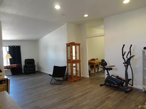 Living - 22545 El Centro Rd, Apple Valley, CA 92307 photo 4 of 4