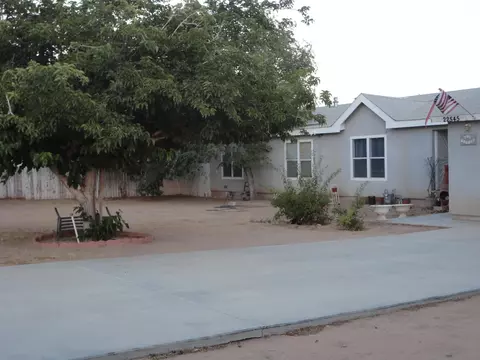 Exterior - 22545 El Centro Rd, Apple Valley, CA 92307 photo 3 of 12