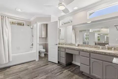 Bath - 1511 Conway Dr, Escondido, CA 92027 photo 1 of 4