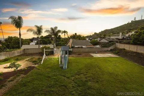 Exterior - 1511 Conway Dr, Escondido, CA 92027 photo 9 of 19