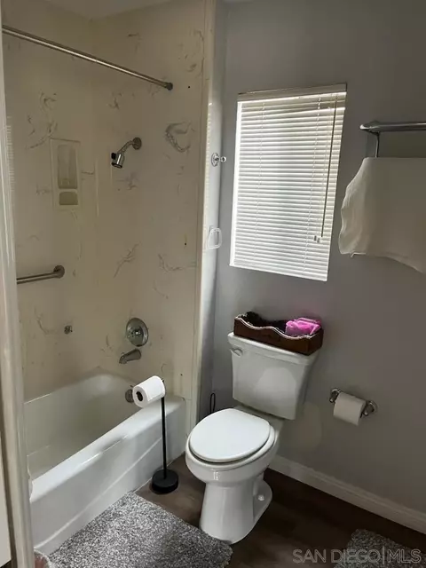 Bath - 873 Terra Ln, El Cajon, CA 92019 photo 3 of 3