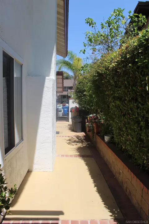 Exterior - 2084 Wind River Rd, El Cajon, CA 92019 photo 8 of 10