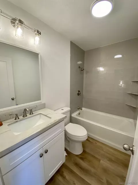 Bath - 6972 Batiquitos Dr, Carlsbad, CA 92011 photo 3 of 5