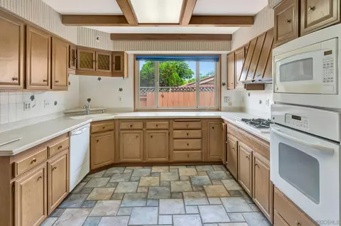 10116 Rayline Way, Spring Valley, CA 91977 photo 9
