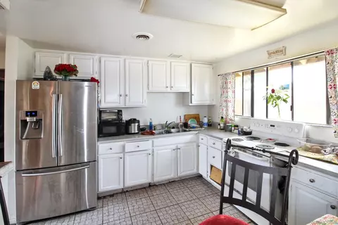 Kitchen - 629 Pitman St, Escondido, CA 92027 photo 2 of 2