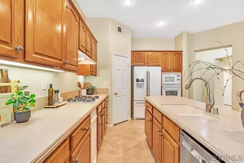 Kitchen - 1738 Lone Tree Rd, Chula Vista, CA 91913 photo 2 of 3