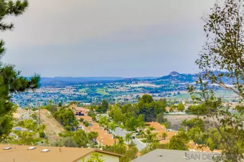 View/Area - 1010 Turnstone Way, Oceanside, CA 92057 photo 2 of 6