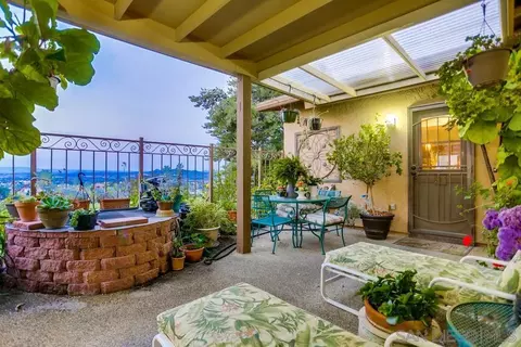 Exterior - 1010 Turnstone Way, Oceanside, CA 92057 photo 7 of 8