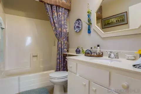 Bath - 1010 Turnstone Way, Oceanside, CA 92057 photo 2 of 4