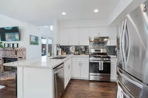 Kitchen - 1834 Blackhawk Ave, Oceanside, CA 92056 photo 2 of 2