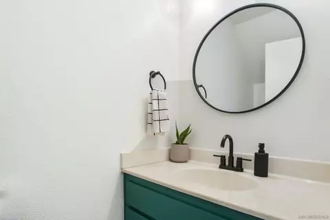 Bath - 1834 Blackhawk Ave, Oceanside, CA 92056 photo 3 of 3