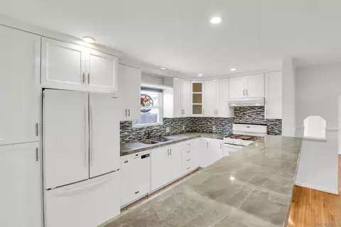Kitchen - 414 Richfield Ave, El Cajon, CA 92020 photo 2 of 2