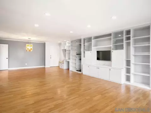 4900 Rosehedge #210, La Mesa, CA 91942