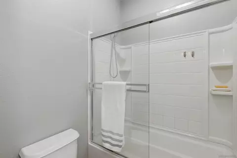 Bath - 10140 Star Magnolia Ln, Santee, CA 92071 photo 3 of 4