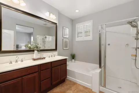 Bath - 10140 Star Magnolia Ln, Santee, CA 92071 photo 1 of 4