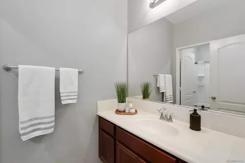 Bath - 10140 Star Magnolia Ln, Santee, CA 92071 photo 2 of 4