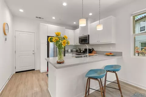 Kitchen - 4170 Sitio Cielo, Oceanside, CA 92057 photo 1 of 2