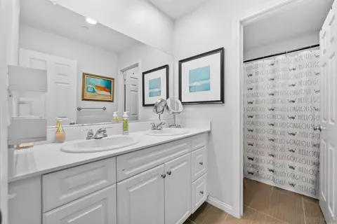 Bath - 10689 Braverman Dr, Santee, CA 92071 photo 3 of 3