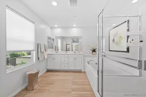 Bath - 10689 Braverman Dr, Santee, CA 92071 photo 1 of 3