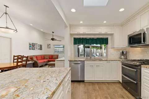 Kitchen - 1745 Tamarack Ave, Carlsbad, CA 92008 photo 4 of 5