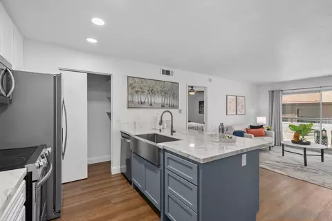 21981 Rimhurst Dr #L, Lake Forest, CA 92630