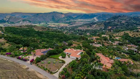 2377 Vern Dr, Fallbrook, CA 92028 photo 2