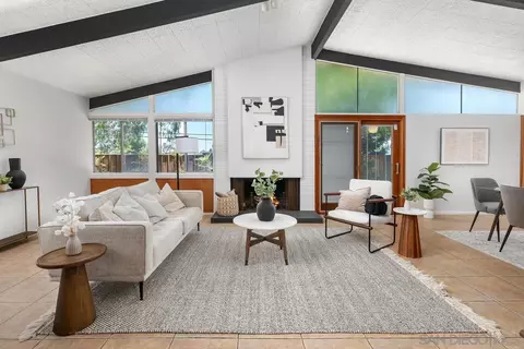 8402 Sugarman Dr, La Jolla, CA 92037