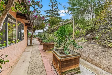 8402 Sugarman Dr, La Jolla, CA 92037 photo 20