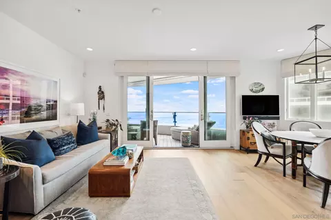 6767 Neptune Pl #206, La Jolla, CA 92037