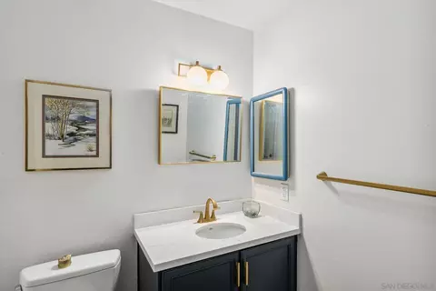 Bath - 1554 Traveld Way, Encinitas, CA 92024 photo 1 of 6