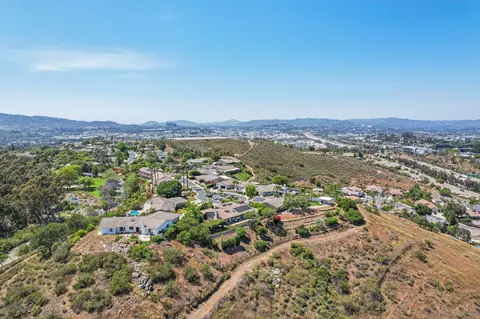 View/Area - 1305 Eagle Gln, Escondido, CA 92029 photo 2 of 2