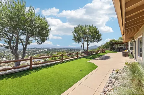 Exterior - 1305 Eagle Gln, Escondido, CA 92029 photo 7 of 14