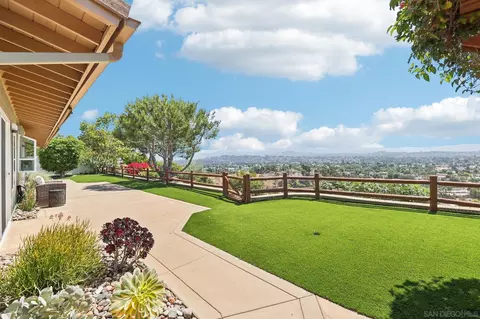 Exterior - 1305 Eagle Gln, Escondido, CA 92029 photo 9 of 14