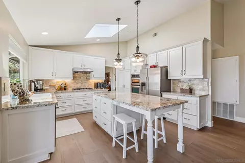 Kitchen - 1305 Eagle Gln, Escondido, CA 92029 photo 4 of 5