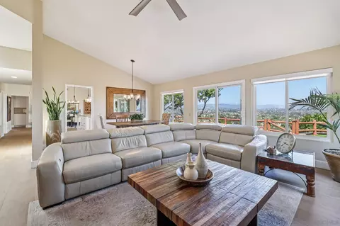 Living - 1305 Eagle Gln, Escondido, CA 92029 photo 1 of 3