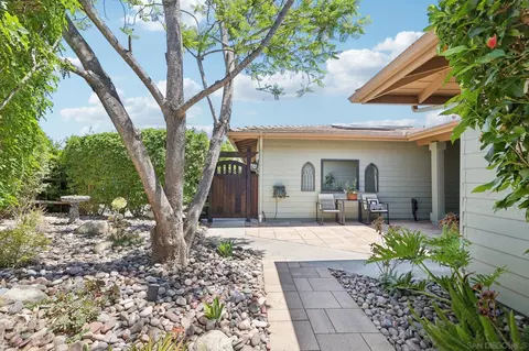 Exterior - 1305 Eagle Gln, Escondido, CA 92029 photo 4 of 14