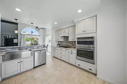 Kitchen - 27499 Jimson Cir, Temecula, CA 92591 photo 3 of 3