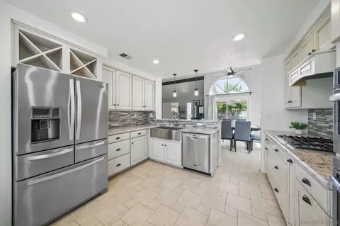 Kitchen - 27499 Jimson Cir, Temecula, CA 92591 photo 2 of 3
