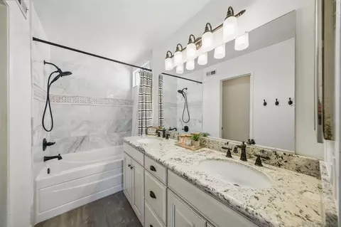 Bath - 27499 Jimson Cir, Temecula, CA 92591 photo 1 of 2